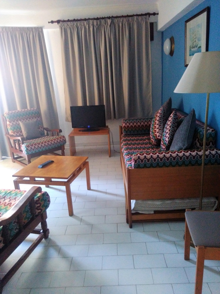 Apartamentos Lindomar