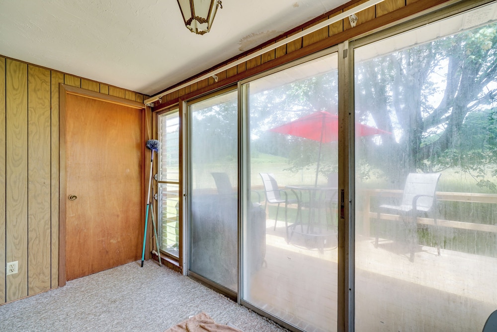 Robbinsville Retreat - Creekside Home w/ Deck!