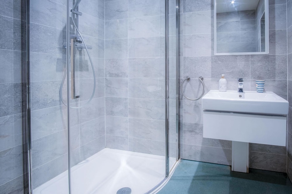 Rainbow Leap - 5 Bed Holiday Home - Saundersfoot