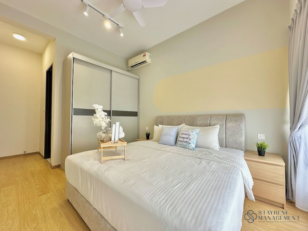 Country Garden Danga Bay Sea View Homestay by Stayrene