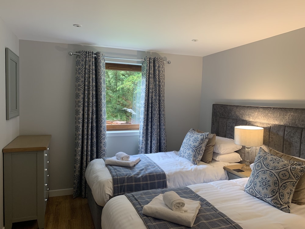 Lord Galloway 37 With Hot Tub, Newton Stewart view 2