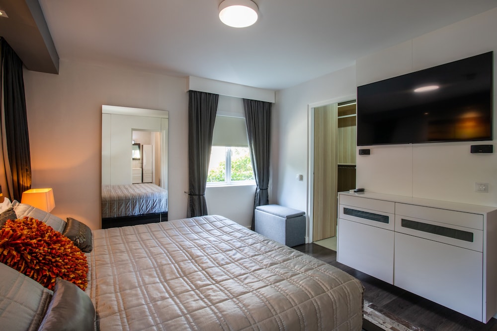 Blue Bay Apartments
