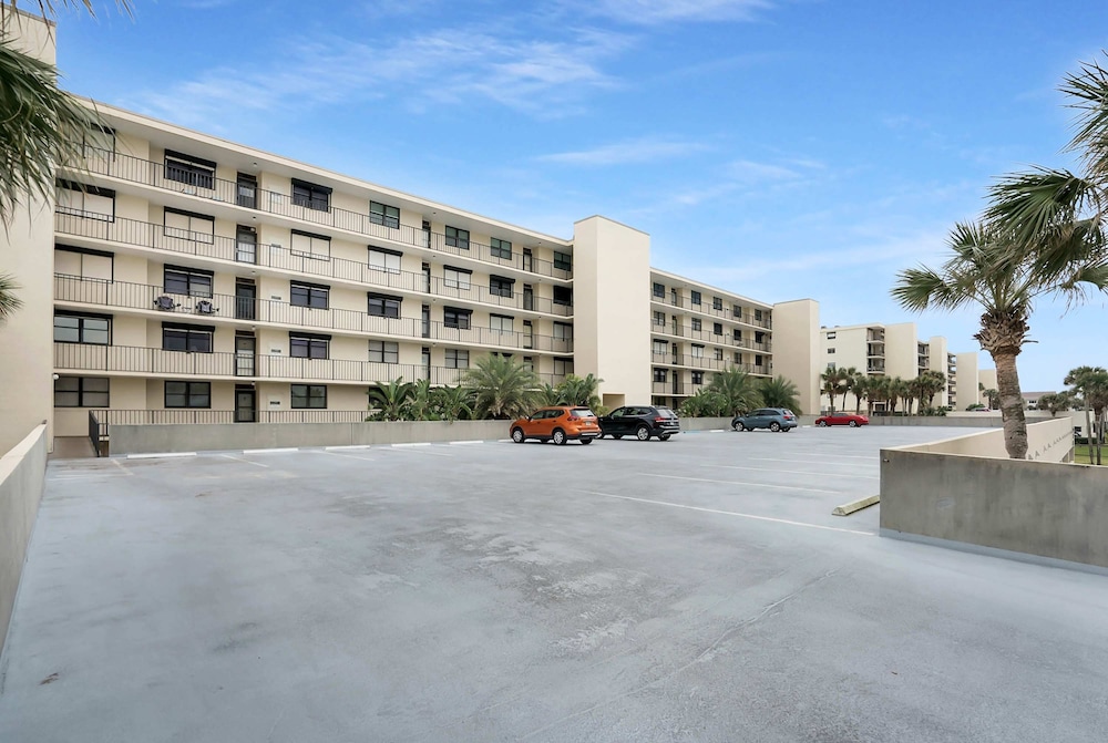 Vast Oceanfront Views Pool Patio Tennis