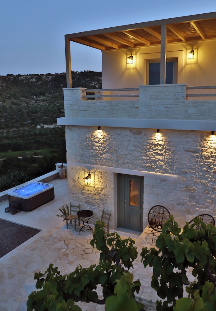 Amvikas Suites in Sitia