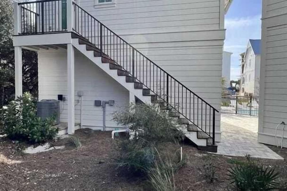 Sunset Pointe 30A by Avantstay Gulf Views, Carriage, Pool
