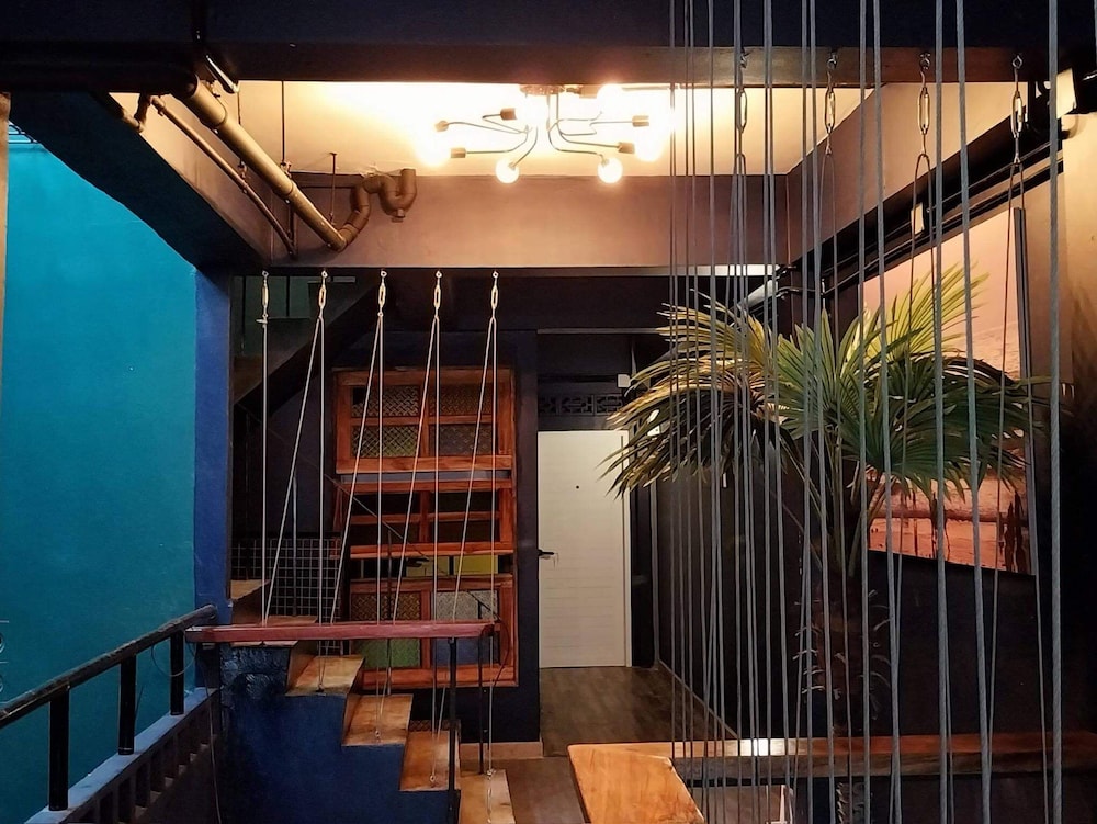 W168 Hostel