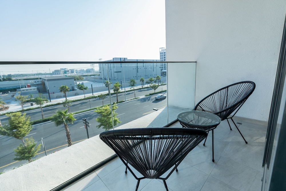 Nasma Luxury Stays - Azizi Riviera 44