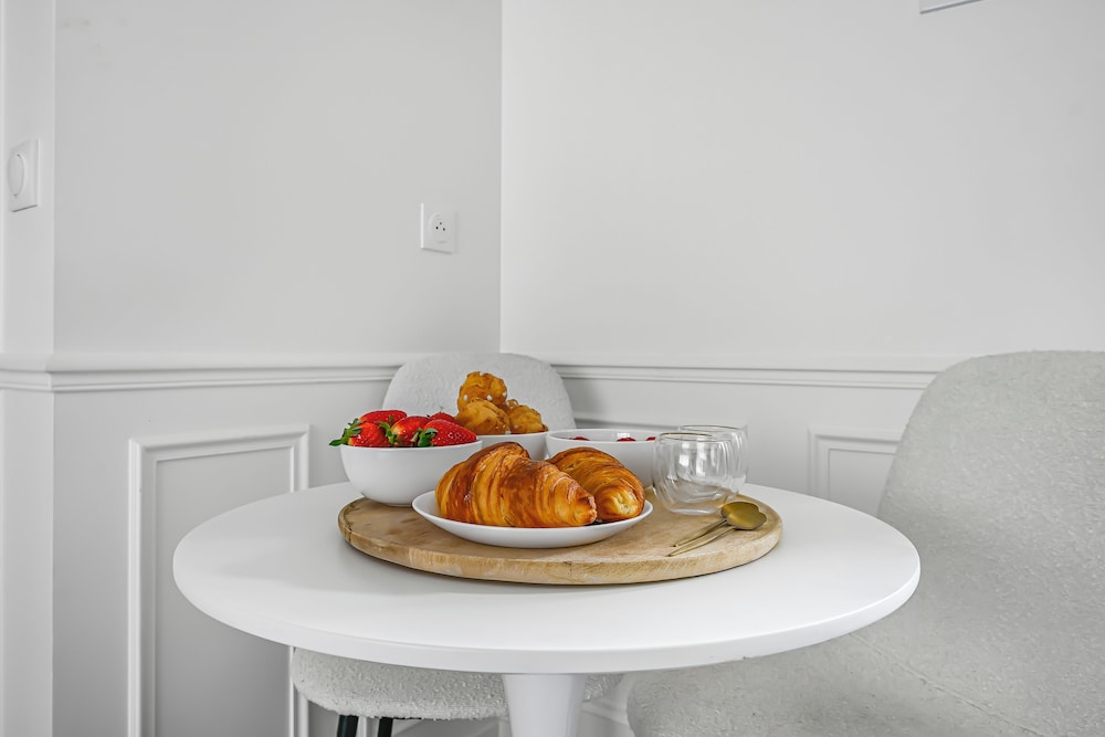 JIJI Suites