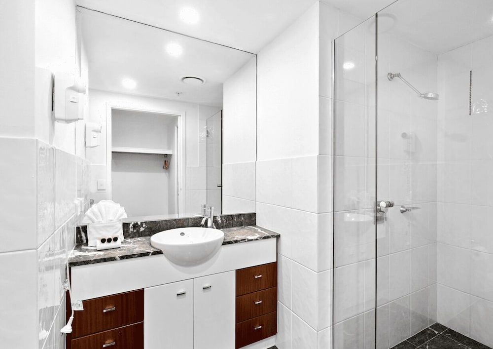 Level 45 Luxury Sub-Penthouse in Surfers