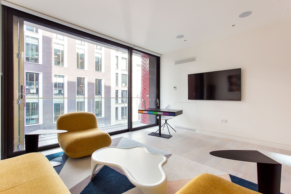 Designer Apartment in Mayfair