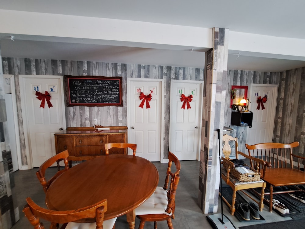 Levis Vacations - Auberge Jeunesse LouLou's Backpacker Hostel - Property Image 90
