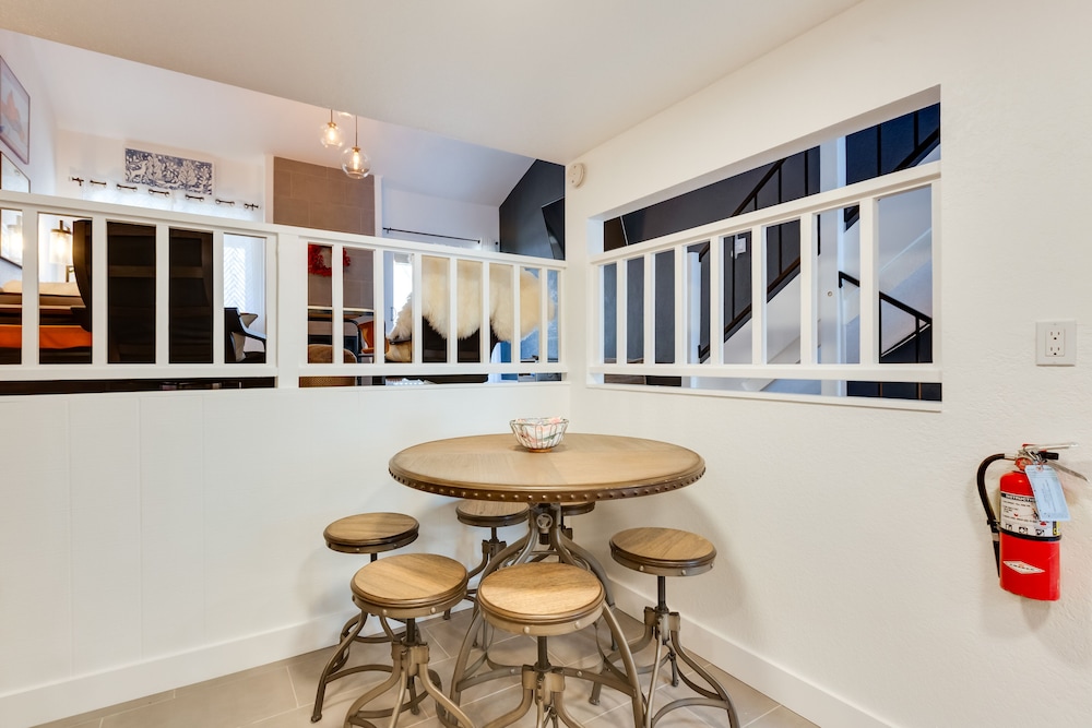 Chic Angel Fire Condo: Walk to Ski Resort! view 5