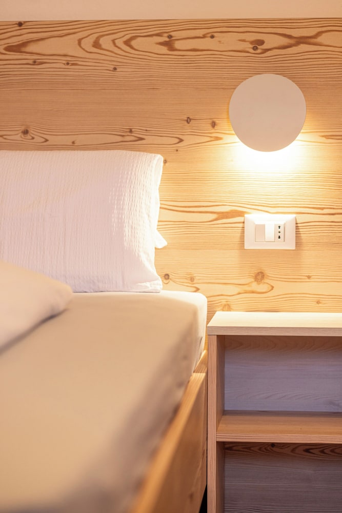 SAN PIETRO Dolomiti Small Budget Hotel