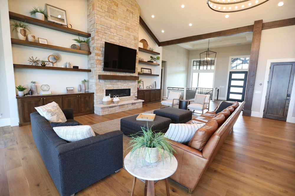 Glenn Haven Luxury Large Group Getaway Sleeps 60