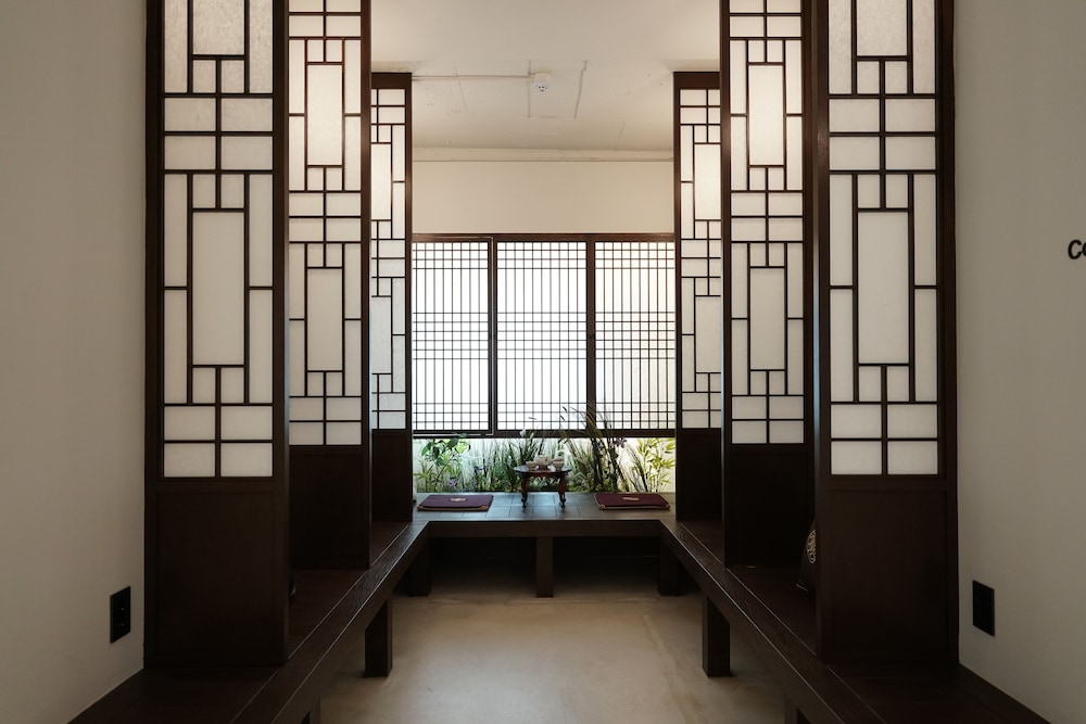 D.A.L Premium Capsule Hotel