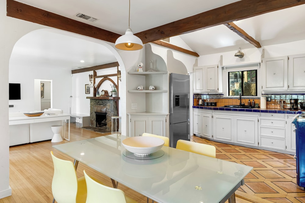 Fredonia by Avantstay Great Views of Studio City