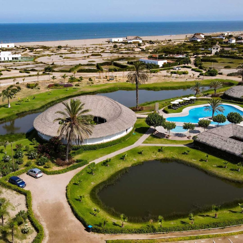 Hop Honolulu Exclusiva Oasis y Playa en Chincha