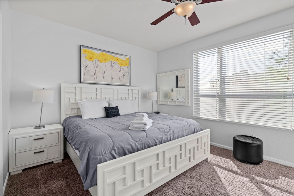 Comfortable 3BR Near Convention Center Epic Park