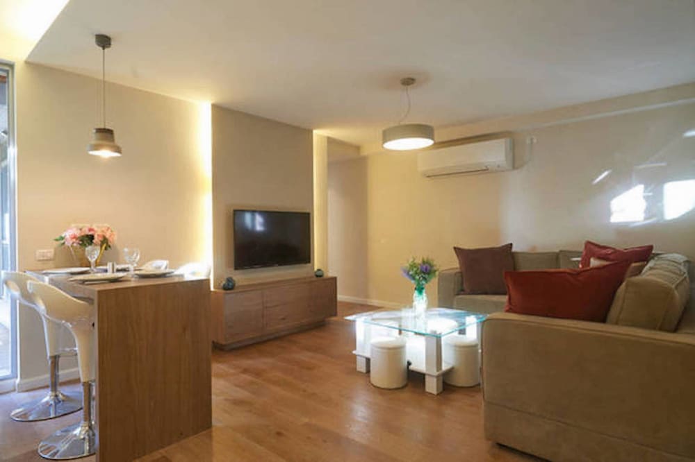Quiet with Terrasse in City Center by FeelHome