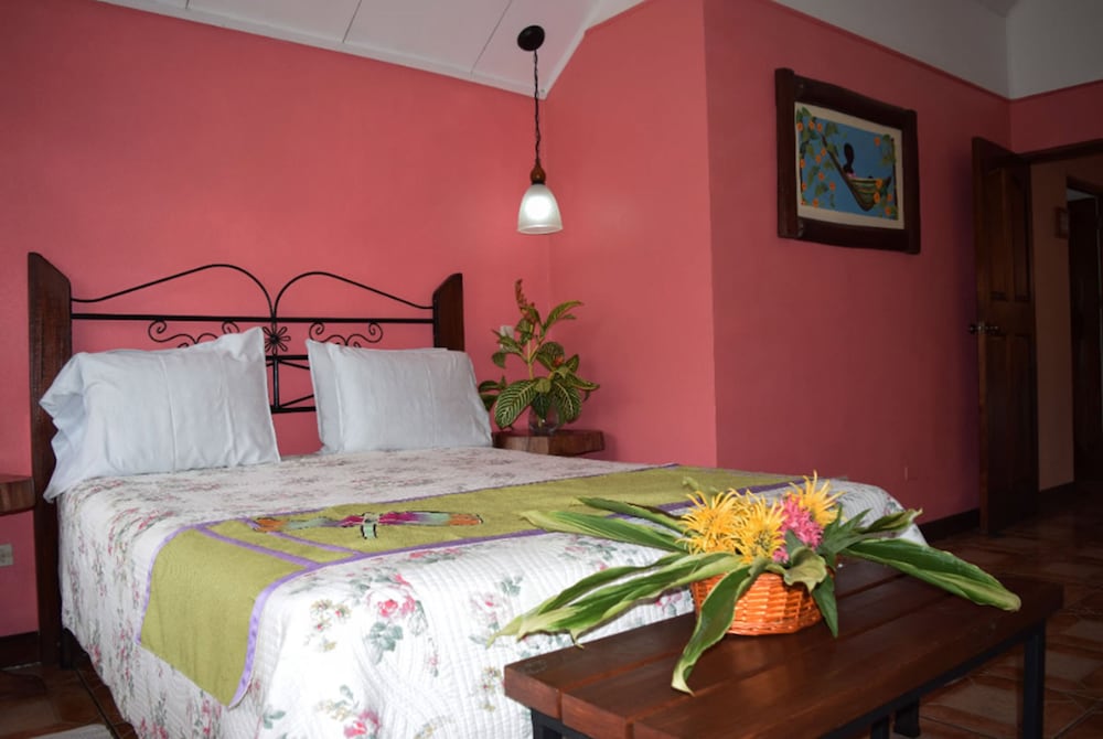 Guayabo Lodge