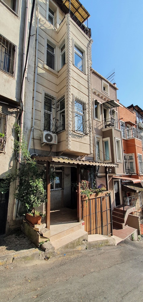 Taksim Suite II