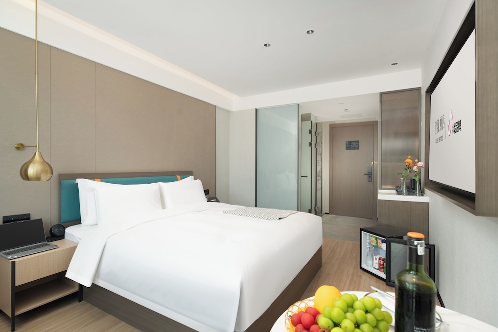 ECHIC Mercure (Guangzhou Baoneng Performing Arts Center Luogang Wanda Plaza)