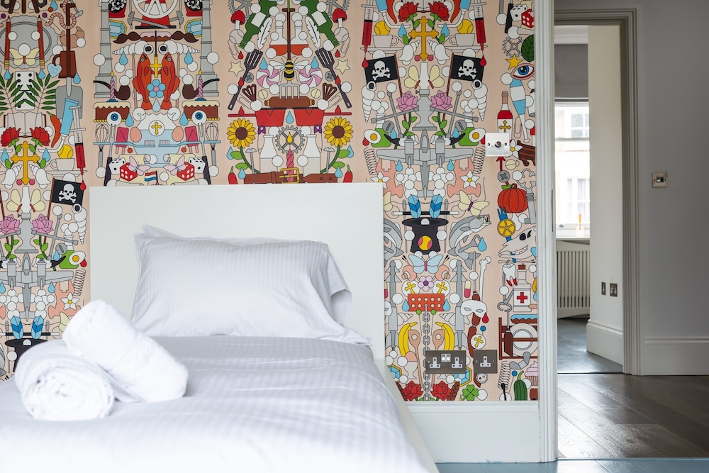 Fantastic 4 Bed House in Iconic Camden