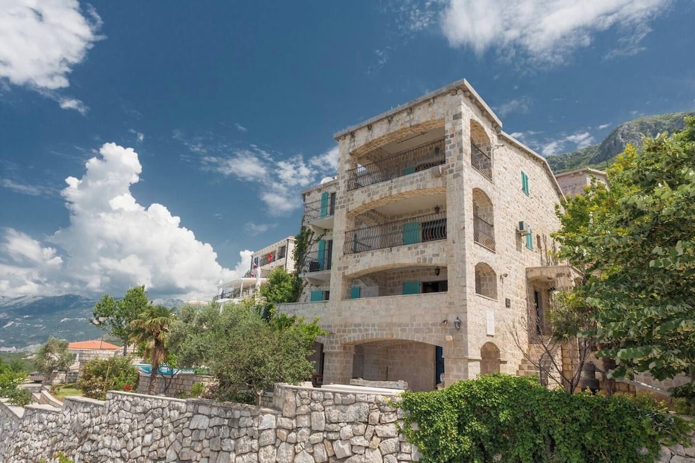 Olive Resort