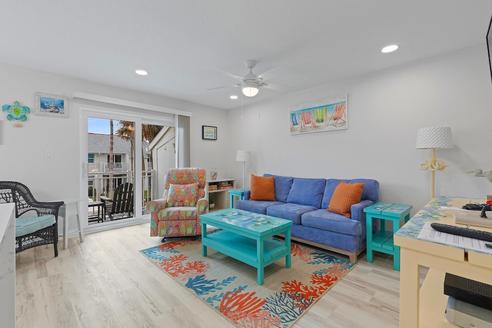 Colony Beach Club 235