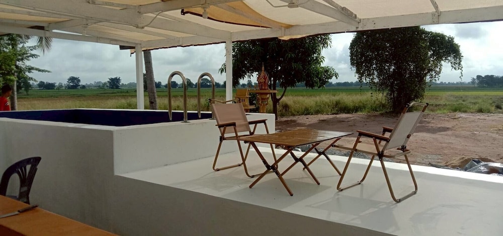 Aran Hostel & Cafe Nakorn Sawan