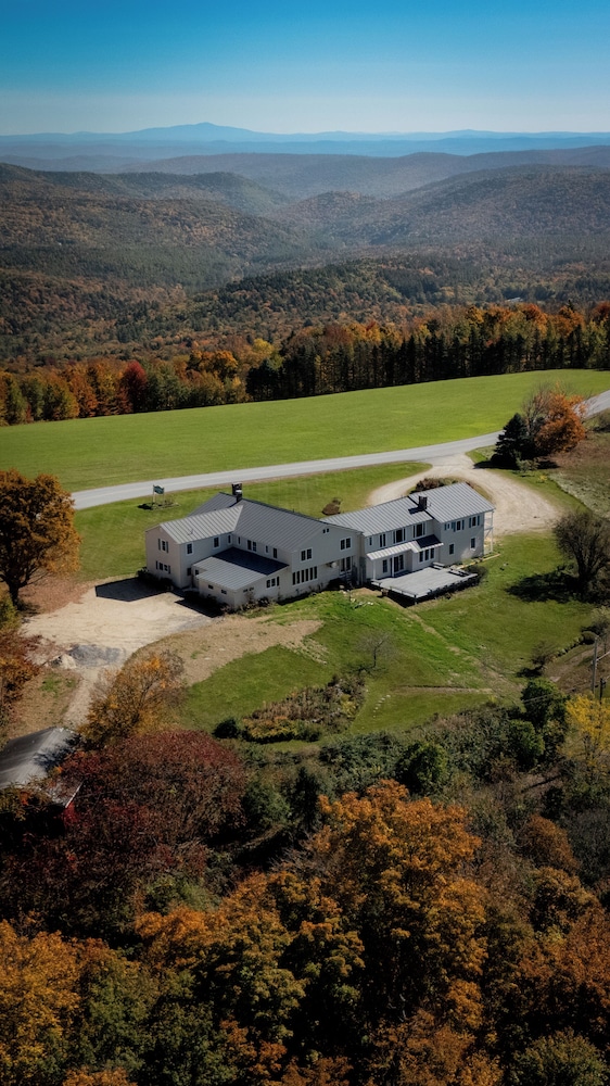 Cooper Hill Inn