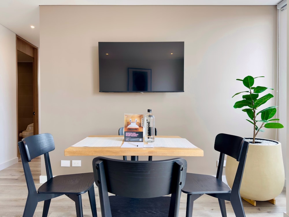 w Modern 2BR w Balcony in Santa Barbara