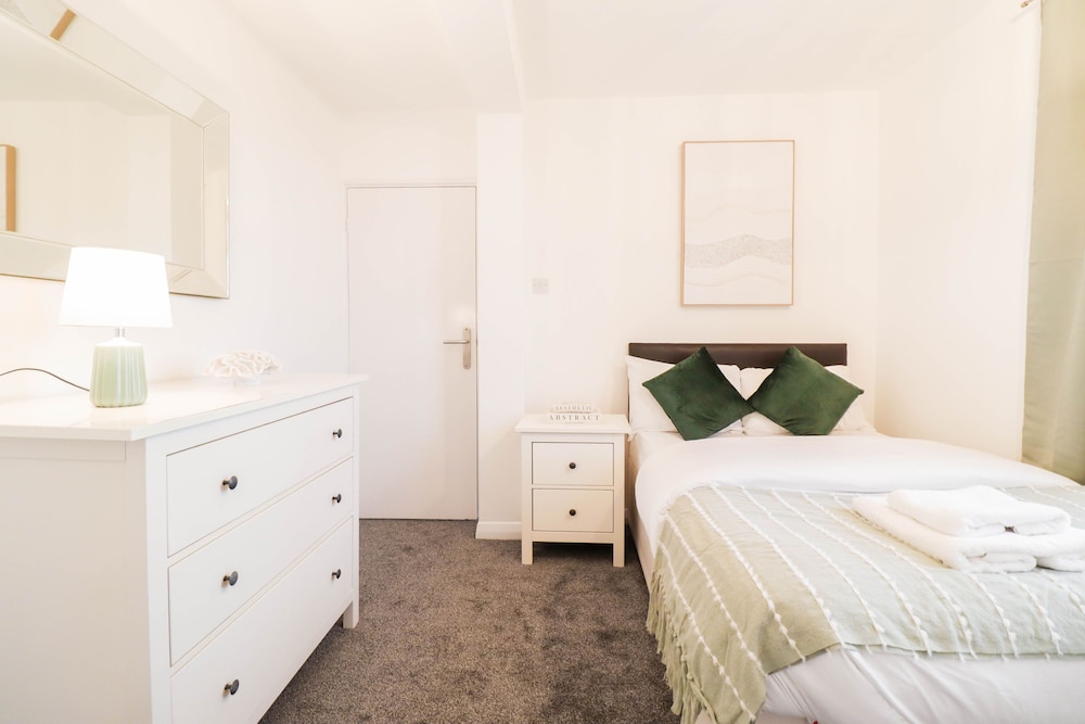 Lovely 3 Bedroom Maisonette