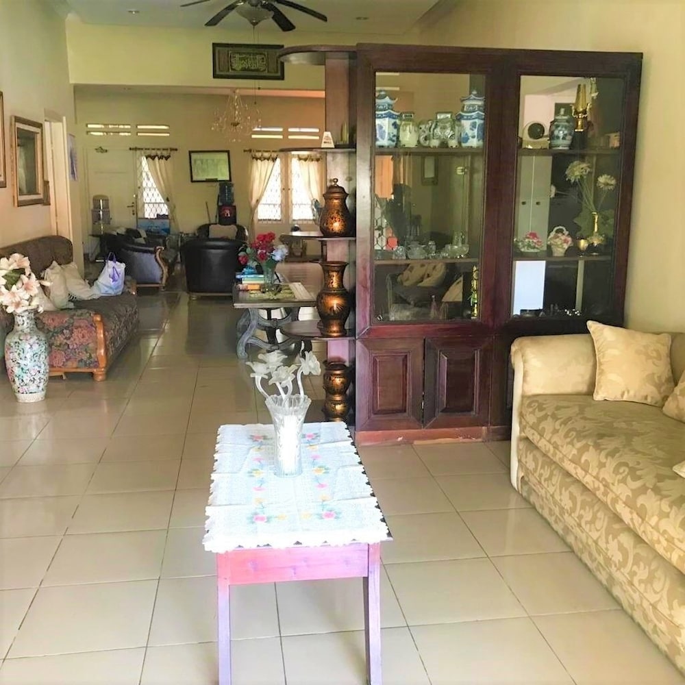 Poetri Guest House Syariah view 2
