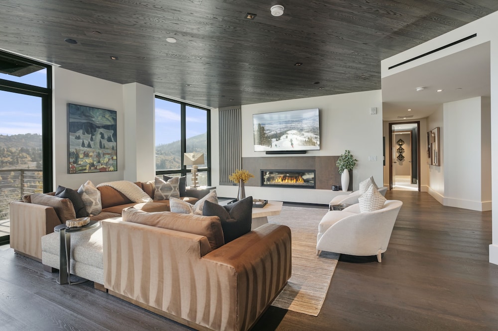 201 - Four Bedroom Argent 4 Condo
