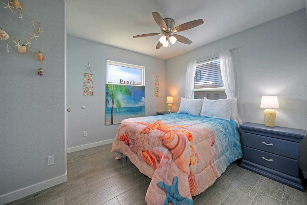 Two Port A Homes Near Beach & Nature Preserve Ideal Group Retreat