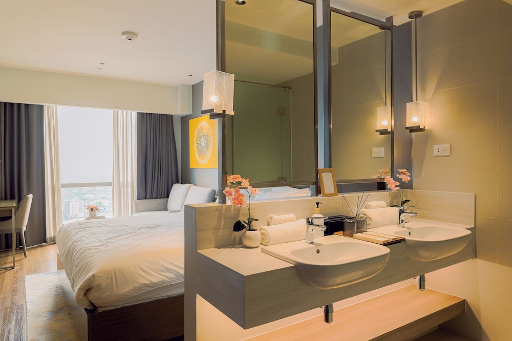 Hotel Residences at Acqua