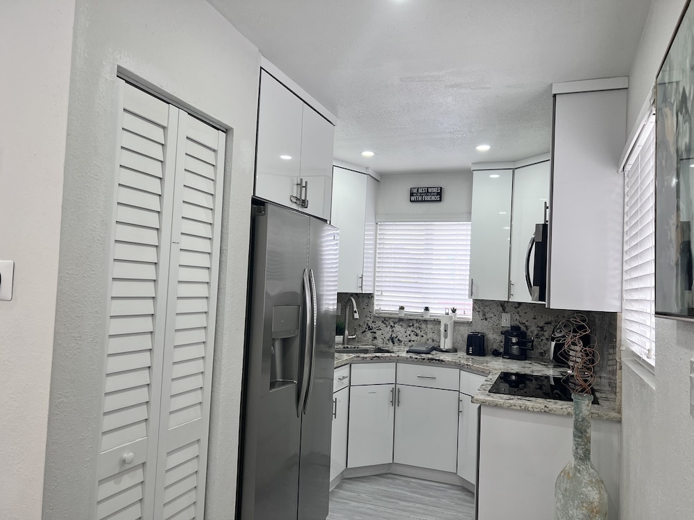 💎💎stylish 2 Bedrooms Apartment By Miami Airport