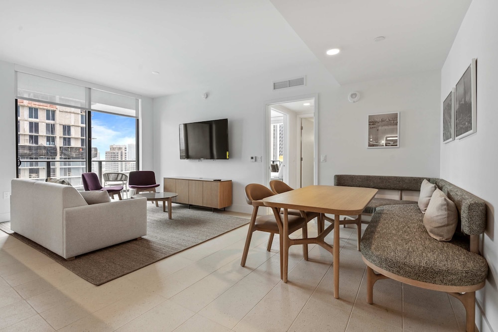 Bayside Breeze Downtown Luxury Tower Pool Gym