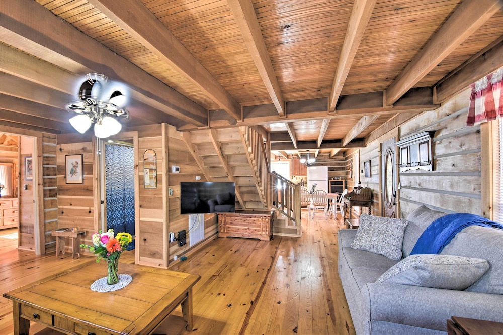 The Lake Place Cabin w/ Golf Cart  Free Kayaks! - Property Image 10