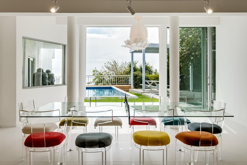Idyllic Camps Bay Villa w 2 Pools Buddha Retreat