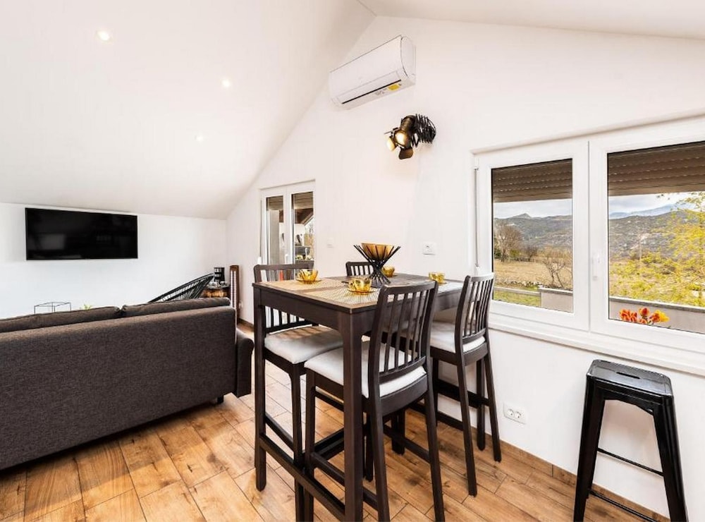 Relaxing Bisko Retreat With Outdoor Pool, Furnished Terrace and BBQ