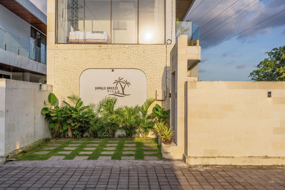 Jungle Breeze Villa by Betterplace