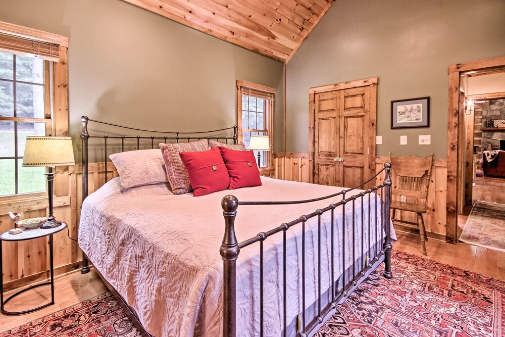 Creekside Berkeley Springs Cabin on 35 Acres! - Property Image 28