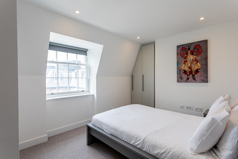Modern and Stylish Apartment in West Kensington