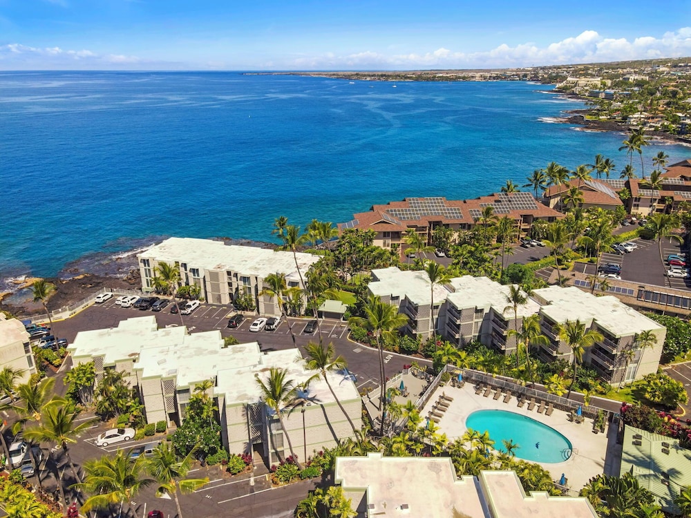 Oceanview Kona Condo - Pool, Lanai, Walk to Town - Vrkcv