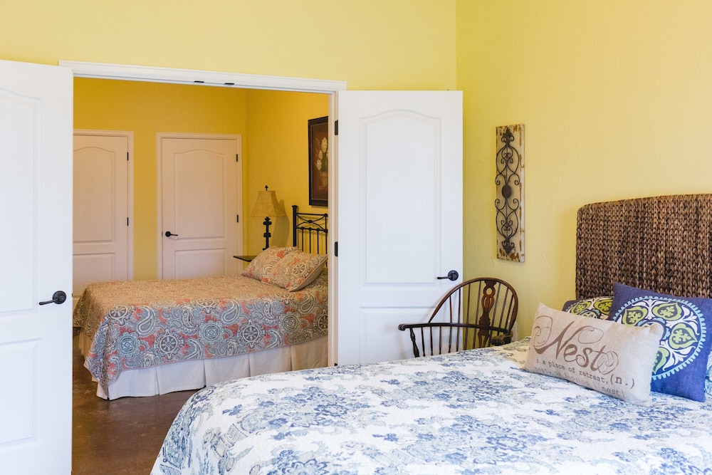 High Cotton Inn