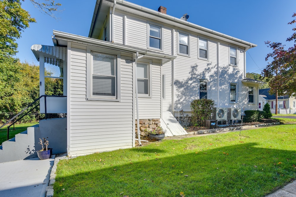 Lovely Westerley Home w/ Yard & Grill!