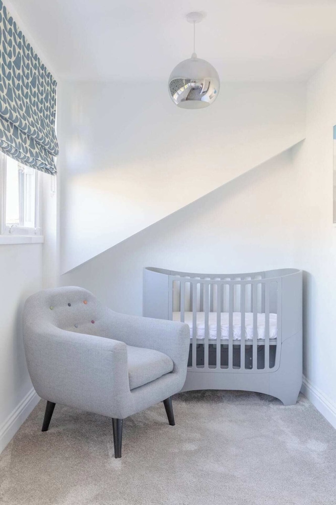 Beautiful & Modern 3BD House- Kennington!