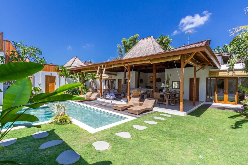 Villa Namu by Alfred in Bali - Family 5 BD Dream in Seminyak Oberoi Beach